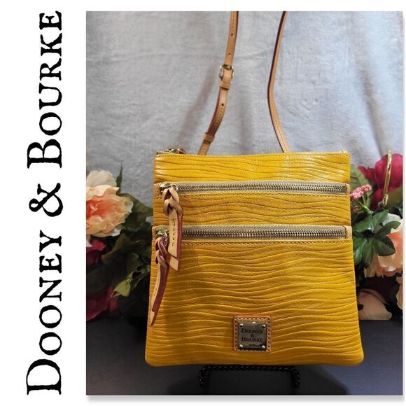 Authentic Dooney & Bourke Crossbody Bag with Dust Bag - Picture 1 of 17